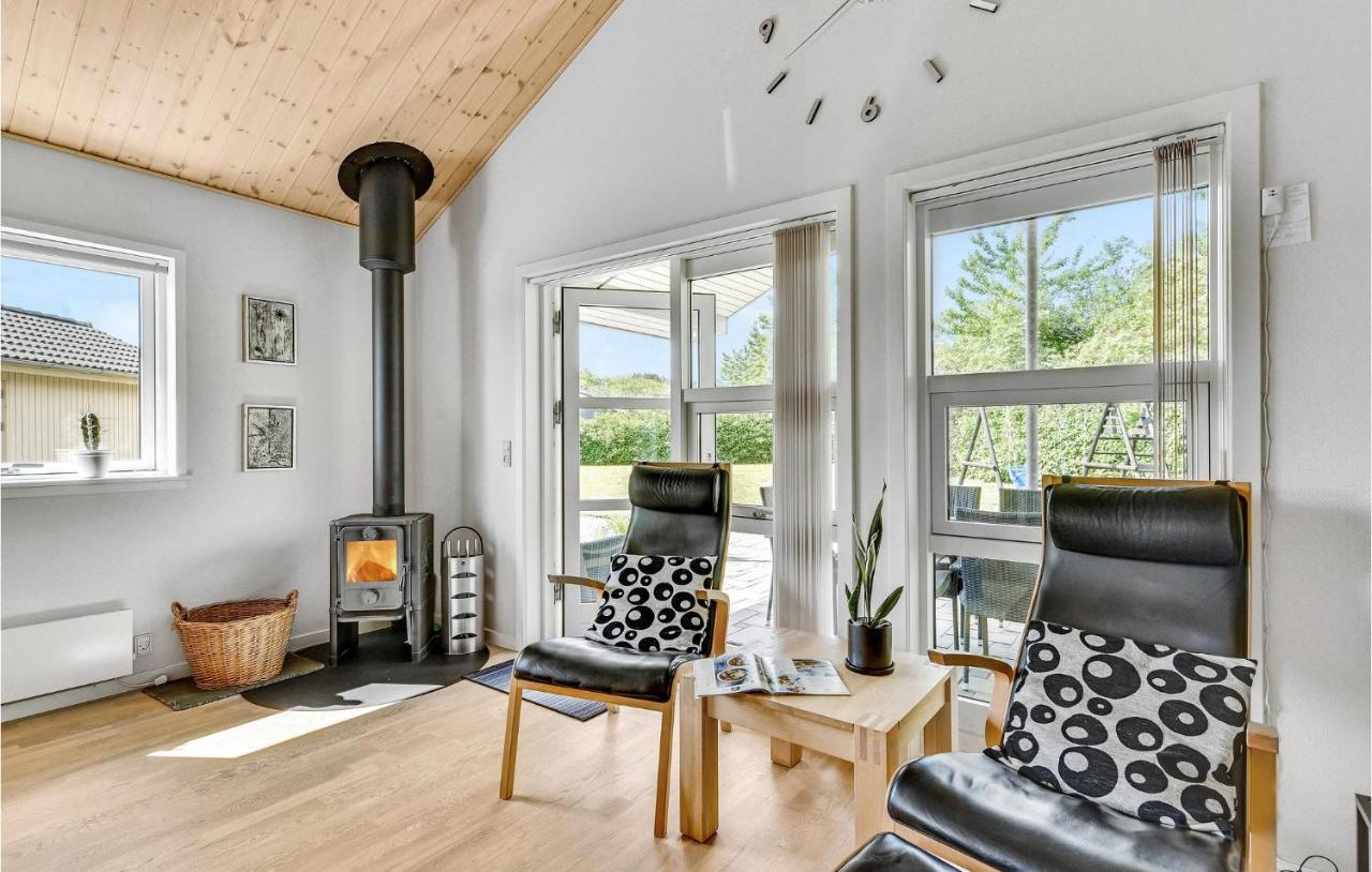 Cozy Home In Tarm With Kitchen Zewnętrze zdjęcie