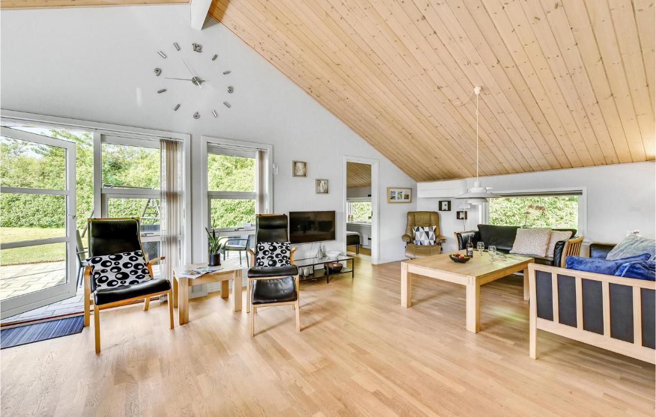 Cozy Home In Tarm With Kitchen Zewnętrze zdjęcie
