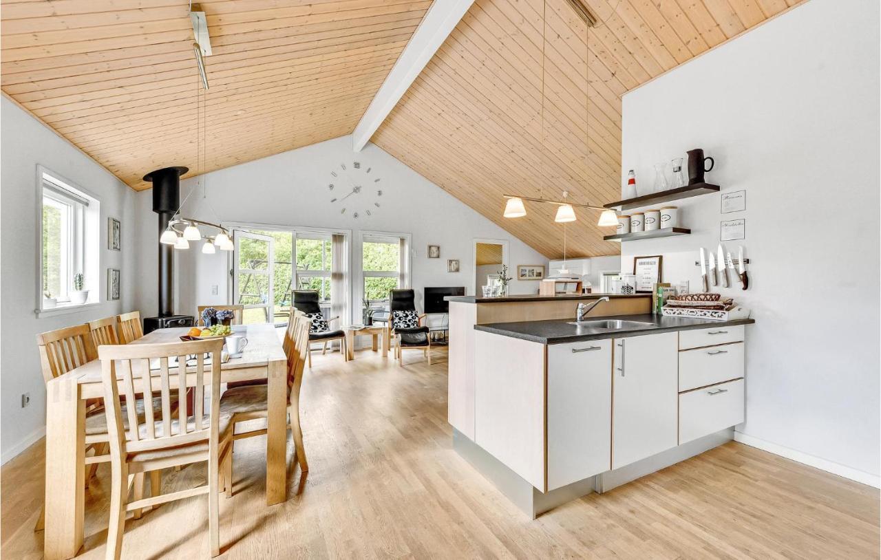 Cozy Home In Tarm With Kitchen Zewnętrze zdjęcie