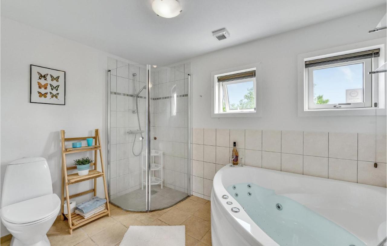 Cozy Home In Tarm With Kitchen Zewnętrze zdjęcie